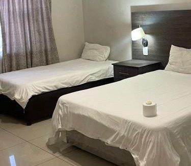 Greater Johannesburg Metropolitan Area Hotel | Signature Hotel