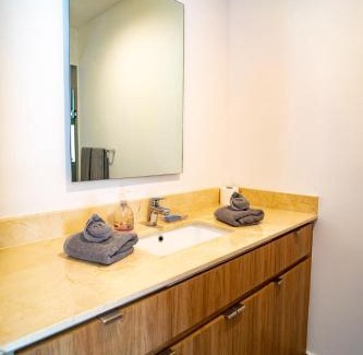 Zona Industrial Apartment | Signature Lux Condo US Consulate & The Harbor Mall