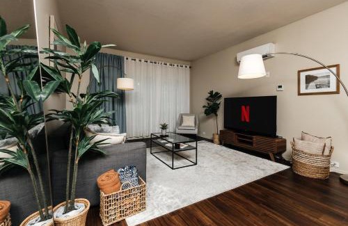West Hollywood Apartment | Signature One Bedroom Apartment