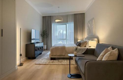 Jumeirah Lake Towers Apartment | Signature Studio JLT