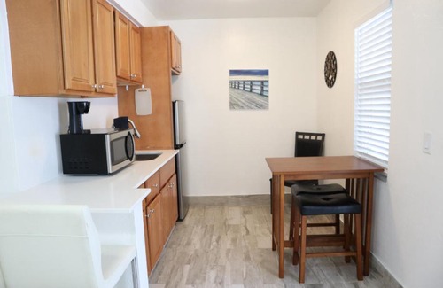 Palm Beach Shores Apartment | SII Luxury 1 Bedroom close to the beach