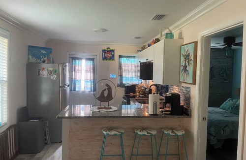 Brunswick House | Siiren's Song. Convenient to islands. Charming 2-bedroom cottage.