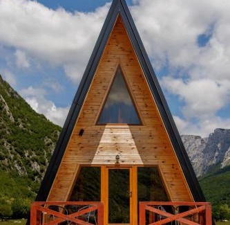 Savnik House | Silence House
