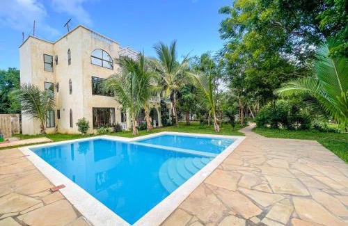 Galu Villa | Silent Palms Villa