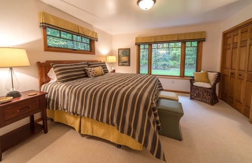 Manitowish Waters House | Silent Sport Getaway- only steps away from 50+ miles of bike trails