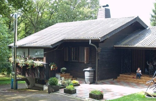 Haag House | Silent, traditional forest house with pool/sauna