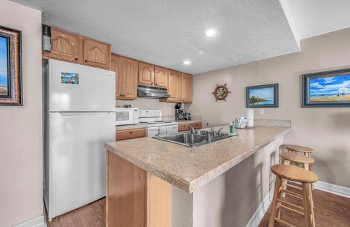 Lincoln City Condo | Siletz Bay front condo with amazing views and easy beach access, close to town.