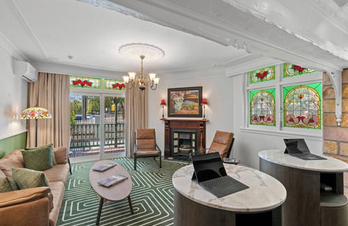 Chatswood Hotel | Silkari The Charrington At Chatswood