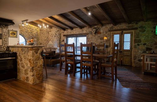 Argos-Mykines Villa | Silo Stone House