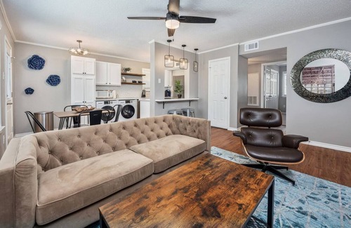 College Station Apartment | Silo: Walk to A&M Campus, King Beds, First Floor