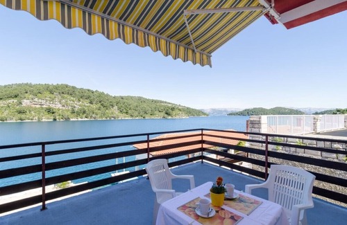Polace Apartment | Šilok One Bedroom Apartment with Terrace and Sea View