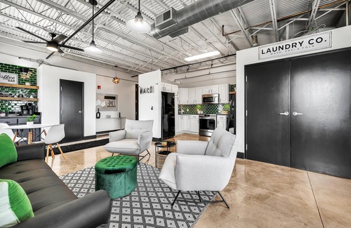 Brazos Condo | Silos Studio