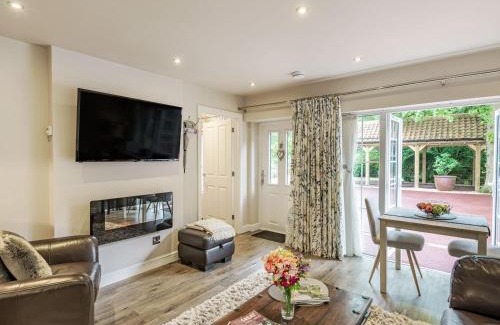 Louth House | Silvadale Cottage