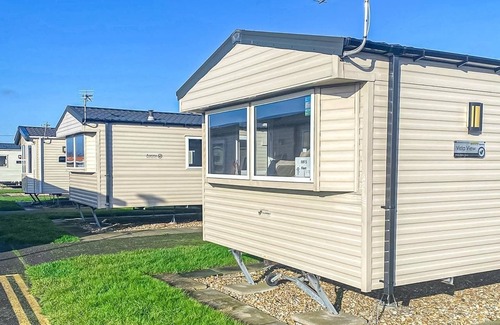 Chapel Saint Leonards House | Silver 6 Caravan (Pet)