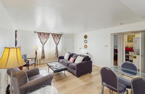 Menlo Park Apartment | Silver Belle Retreat