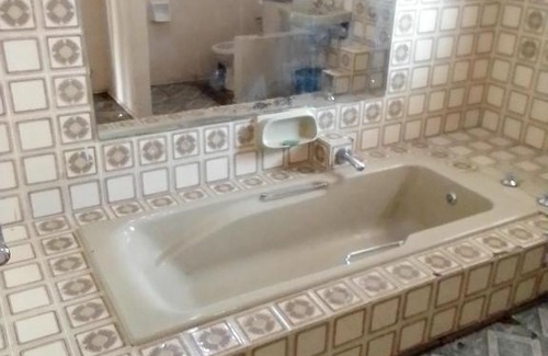 Quigney Beach Bed & Breakfast | Silver cent