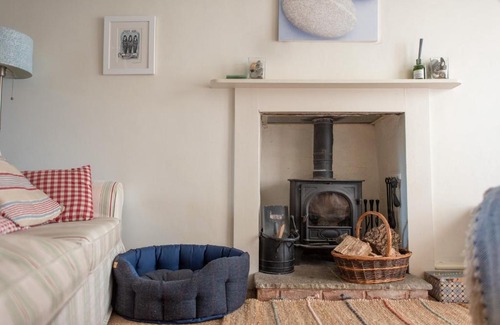 Lyme Regis House | Silver Cottage, Central Lyme Regis, No Car Required, Dogs Welcome