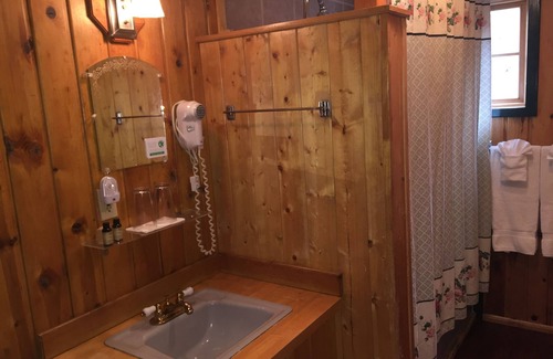 Salt Lake Mountain Resorts Cabin | Silver Fork Lodge and Restaurant