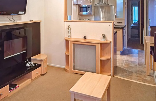 York House | Silver grade caravan with one double bedroom and one twin.