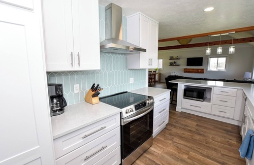 Traverse City House | Silver Lake Cottage in Traverse City w/Private Frontage & Pontoon for rent