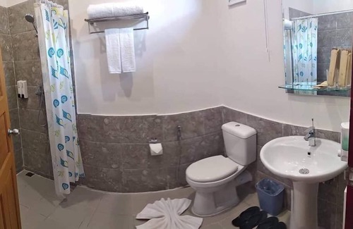 Nyaungshwe Hotel | Silver Lake Hotel