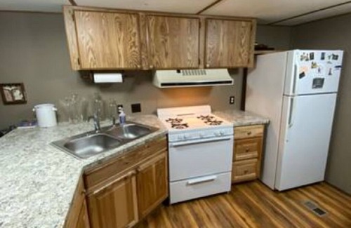 Mears House | Silver Lake Sand Dune Rustic Cottage w/hot tub