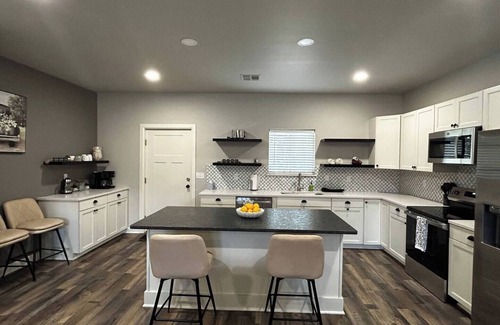 Stillwater House | Silver Leaf