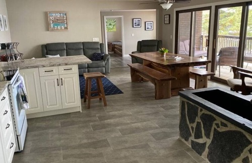 Huron-Kinloss Cottage | Silver Lining Lakeside Retreat