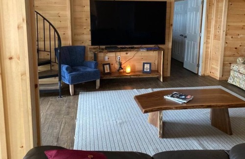 Huron-Kinloss Cottage | Silver Lining Lakeside Retreat
