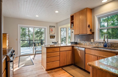 Sunset Ridge House | Silver Lining Lodge I Amazing Views I Private Hot Tub I Best Price I Discounted Attractions