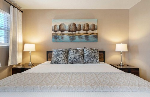 Colorado Springs House | Silver Lining Trails & Peaks BBQ Dog-friendly