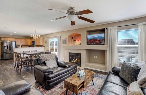 Colorado Springs House | Silver Lining | Trails & Peaks | BBQ, Dog-friendly
