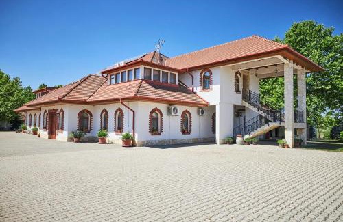 Kaba House | Silver Major