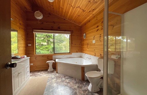 Claude Road Other | Silver Ridge Retreat