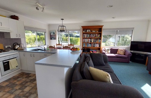 Cooks Beach Cottage | Silver Sands - Cooks Beach Holiday Home
