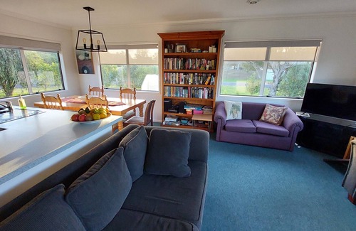 Cooks Beach Cottage | Silver Sands - Cooks Beach Holiday Home