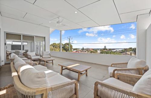 Silver Sands House | Silver Sands Sanctuary - 6BR Beachside Luxury