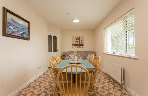 Roscoe House | Silver Sea