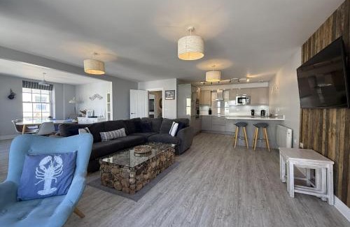 Seaton House | Silver Shell