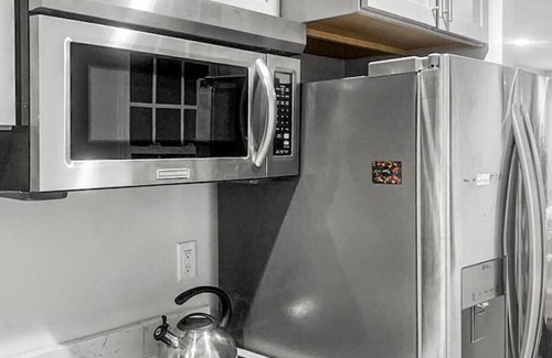 Fairland Apartment | Silver Spring Serenity: 2BR/2BA, Nature & Access"