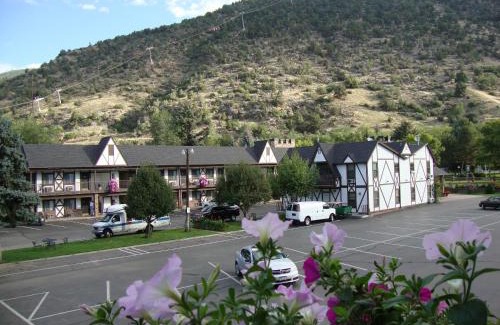 Glenwood Springs Hotel | Silver Spruce Inn