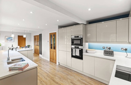 Ashby-de-la-Zouch House | Silver Stag Properties, Spacious 4 BR House