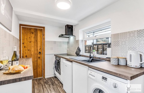 Coalville House | Silver Stag Properties, 3 BR Gem with 2 Baths