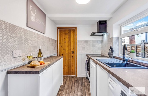 Coalville House | Silver Stag Properties, 3 BR Gem with 2 Baths