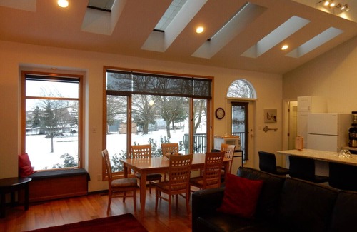 Vernon House | Silver Star Road Suites - Detached Two Bedroom Suite