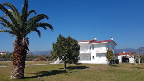 Stylida House | Silver Villa Raches, Sky