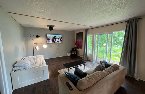 Ramara House | Silver Wood Cottage overlooking Lake Simcoe!