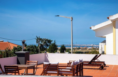 Sao Bernardino Apartment | Silvercoast Apartments - Tulip - Swimming pool, Jacuzzi & amazing sea views
