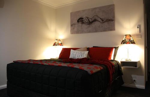 Calare House | Silverdown Luxury king rooms OR Apartment