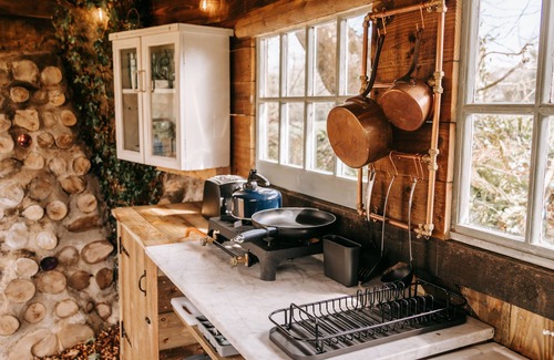 Newton Ferrers Cabin | Silverlock’s Hide - Off grid romantic hideaway with private wood fired hot tub
